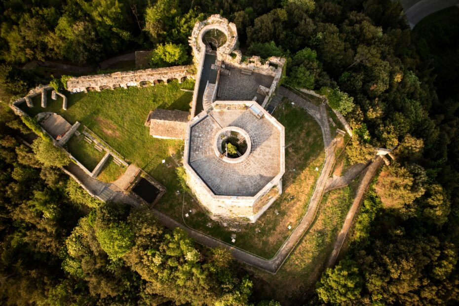 Small castle of Aghinolfi